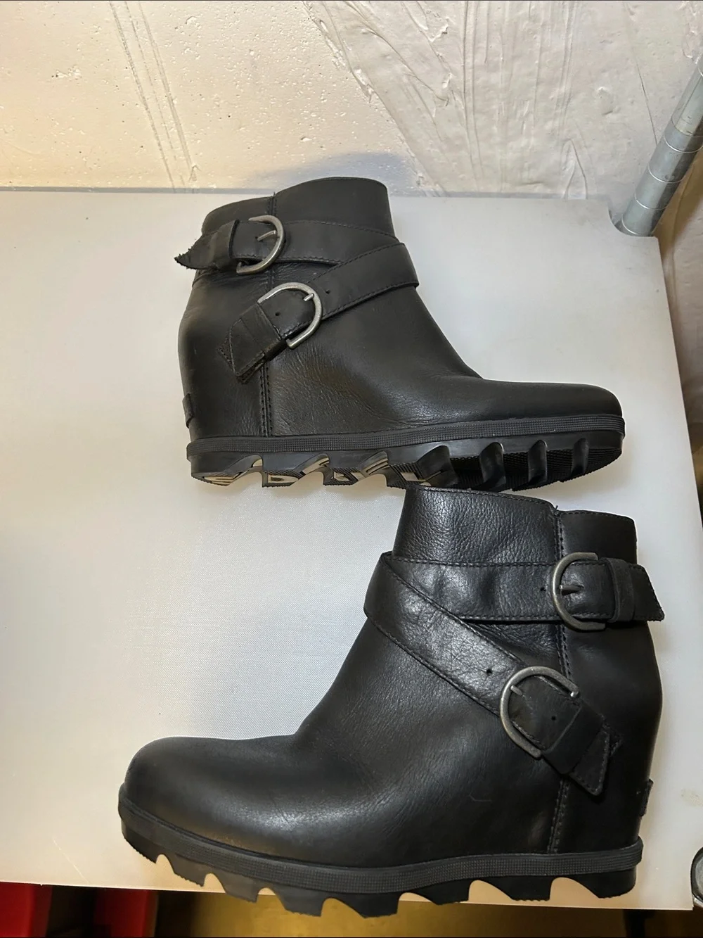 SOREL Joan of Arctic Wedge ll Buckle Boot Black Leather Waterproof Size: 9